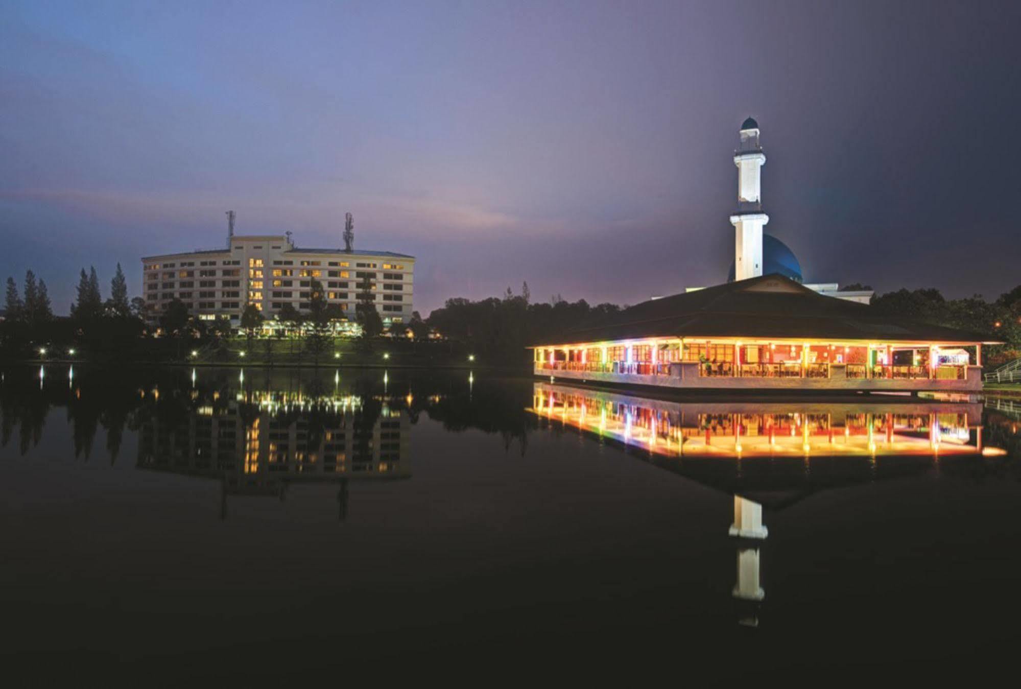 Rhr Hotel At Uniten Kajang Zewnętrze zdjęcie