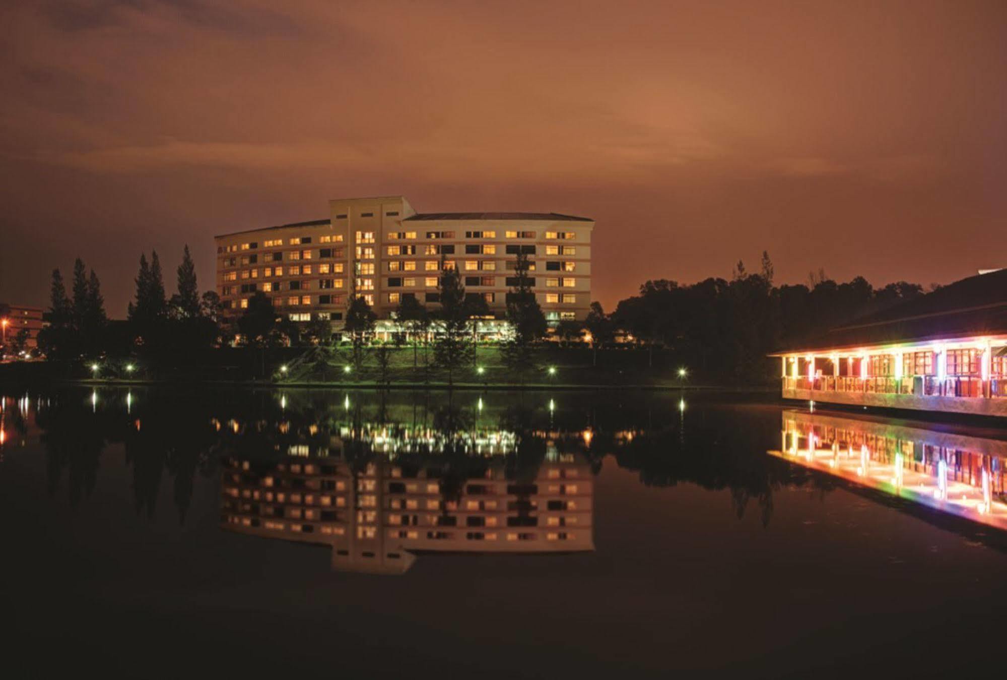 Rhr Hotel At Uniten Kajang Zewnętrze zdjęcie